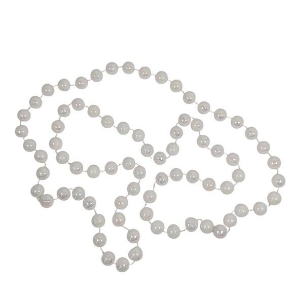 Iridescent White Plastic Beaded Fashion Necklace 46" Grannycore Wedding Bridal - Picture 1 of 8